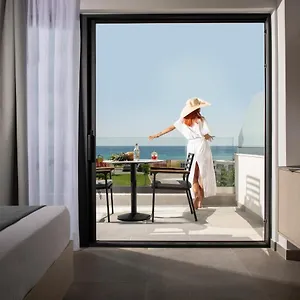 sky-luxury-suites.hotelschalkidiki.net/